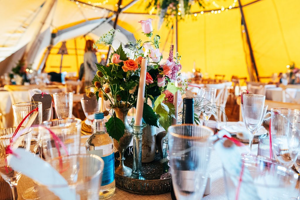 table decor details in tipi