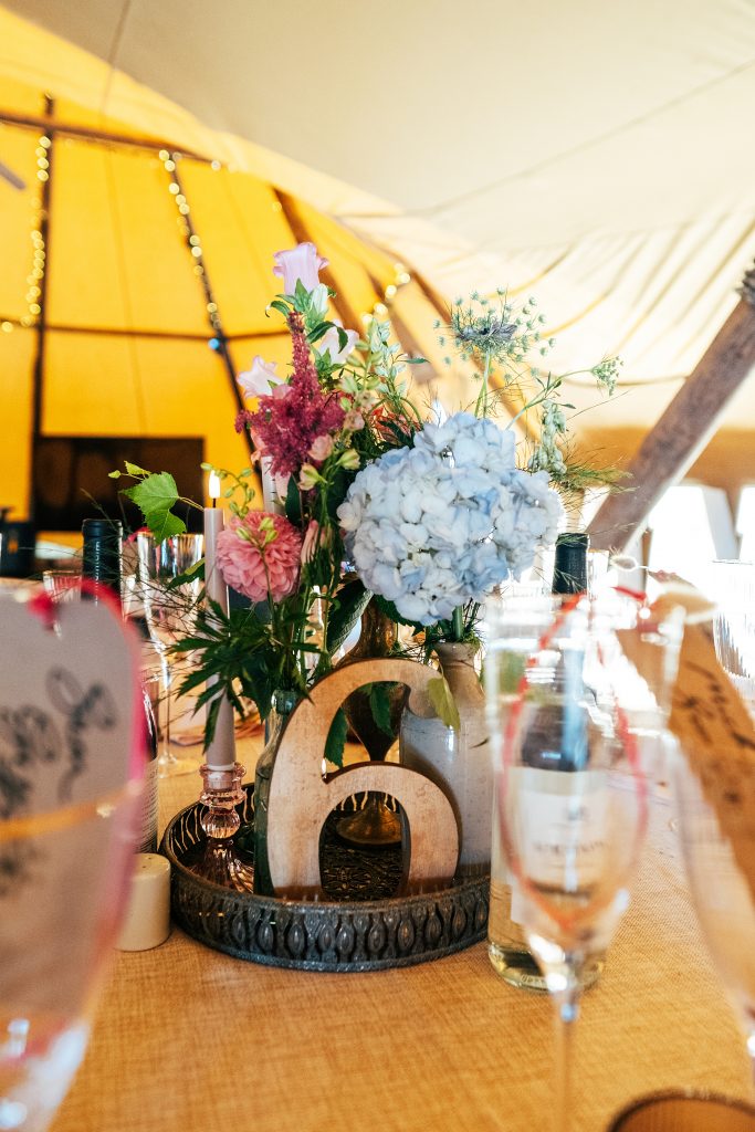 table detail in tipi