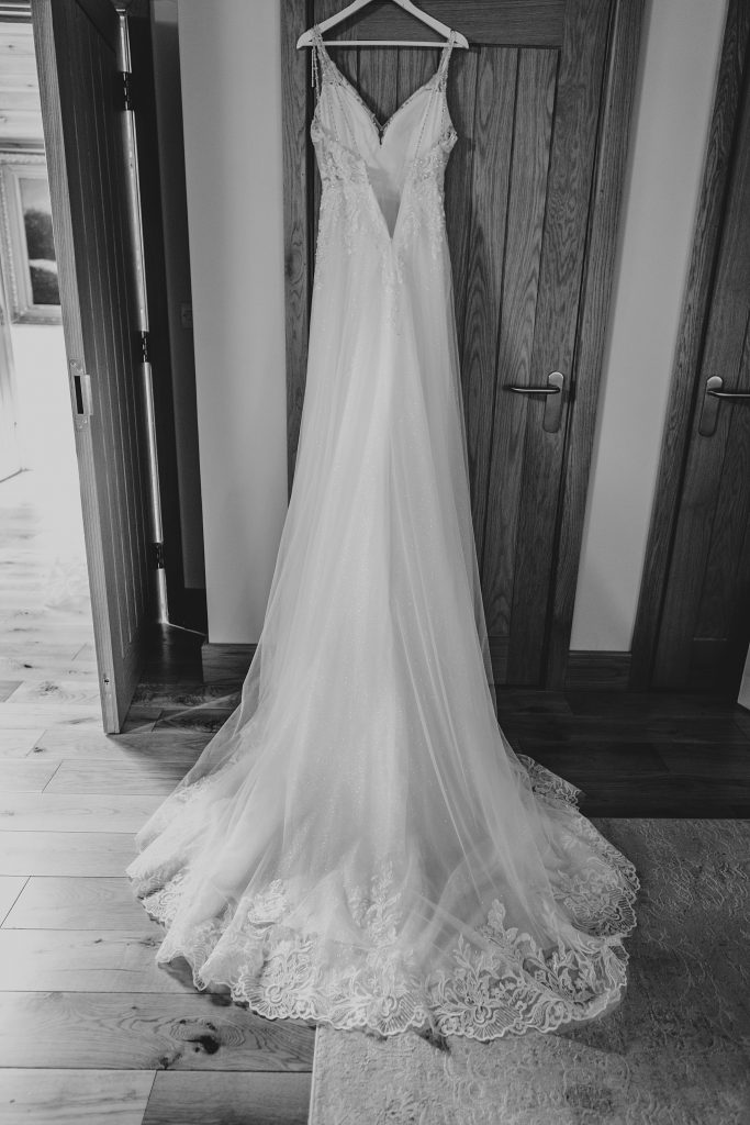 Luxe Earthy tones for Classic wedding at Hatfield Place Essex Wedding Photographer
