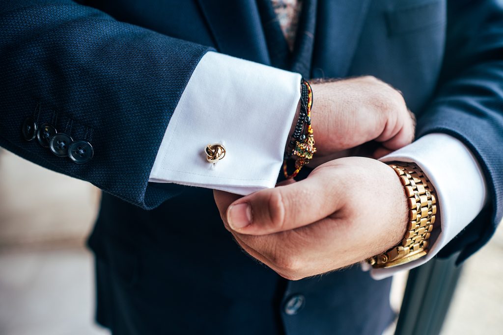 close up of grooms cufflinks