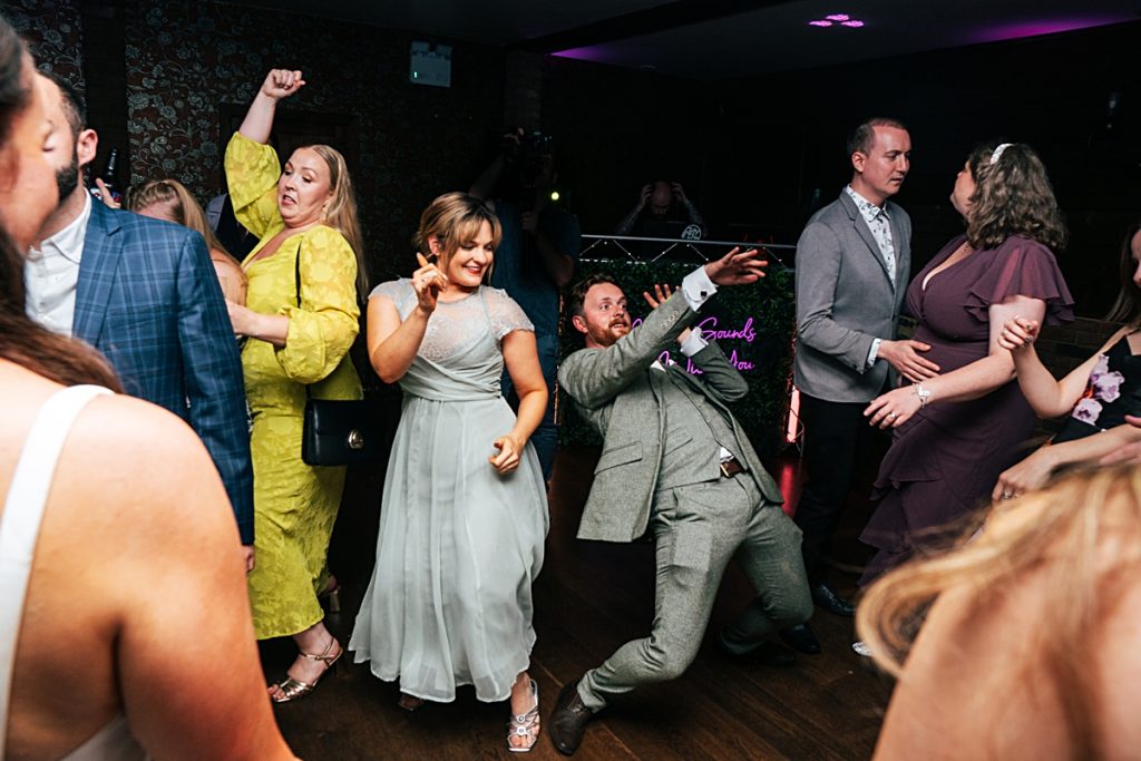 THE WHITE HART GREAT YELDHAM BRAINTREE ESSEX WEDDING PHOTOGRAPHER