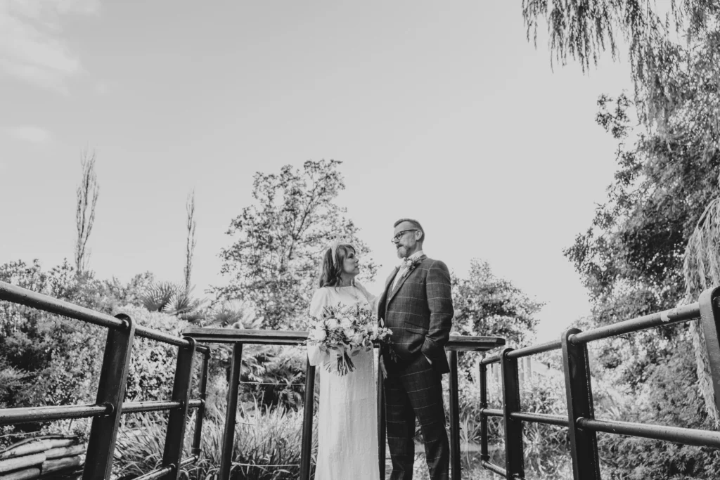 Friern Manor Wedding Photographer | A Rainy Autumn Wedding in Essex