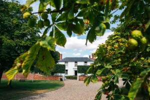 Vaulty Manor Wedding Photographer. A Photographer’s Guide to Weddings at Vaulty Manor, Goldhanger